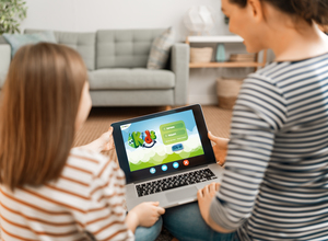Digitale Deutschlernplattform für Kinder mit und ohne Lesekompetenz (3-9)