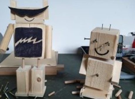 Kindercafé und Holzwerkstatt