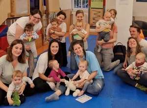 Baby-Sing und Gebärdenkurse auf Englisch