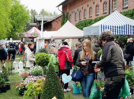 Großer Ostermarkt: Landgestüt Traventhal 