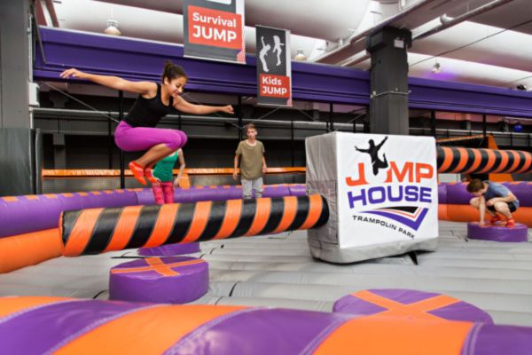 Schne Jump House Frankfurt Fotos