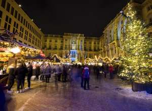 Wintermarkt Schloßplatz Berlin Mitte