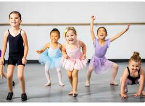 Kreativer Kindertanz - Theater der kleinen Form