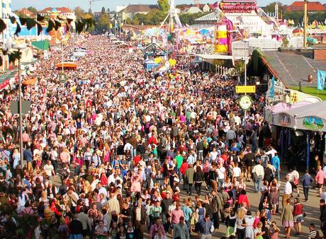70. Britzer Baumblüte - Berlins Familien-Volksfest-Vergnügen