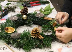 ADVENTSKRANZ BINDEN