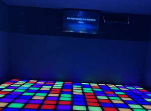 Einen immersiven Indoorspielplatz mit vielen Attraktionen!