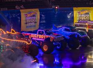 Hot Wheels Monster Trucks Live - GLOW-N-FIRE