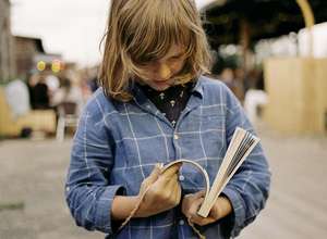 Bilder lernen laufen, indem man sie herumträgt