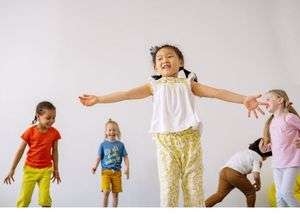 Kreativer Kindertanz - Fröbel Familienzentrum Treptow
