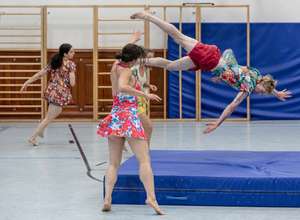 Ab auf die Matte!  | Tanzperformance mit Mitmachaktion 