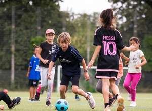 GIRLS & BOYS FOOTBALL CAMP