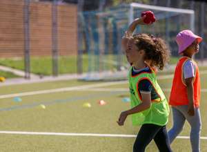GIRLS DO SPORTS CAMP