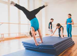 Osterferienkurs AcroDance in English | Bodenturnen und Tanz 