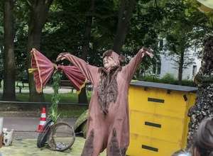 Der Bär und die Bienen