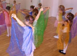 Schauspiel und Tanz für Kinder