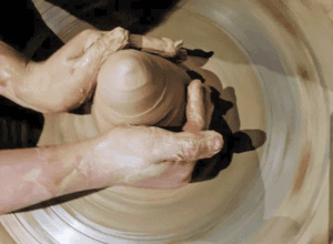 Töpfern an der Drehscheibe für Kinder in Köln