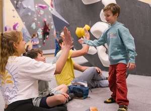Bouldern für Kinder und Familien: Aktivität für jedes Alter