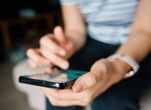 Real Me: Meinungsbildung zwischen Fake News und Wahrheit