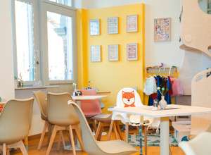 Kindercafé & Eventlocation: Babybereich, Klettergerüst uvm.