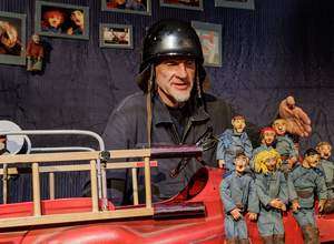 Bei der Feuerwehr wird der Kaffee kalt - Das Weite Theater