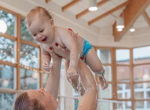 Babyschwimmen für 3-12 alte Babys