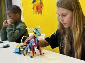 Robotik- und Programmiercamp für Kinder von 6–10 Jahren