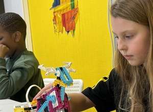 Robotik- und Programmiercamp für Kinder von 6–10 Jahren
