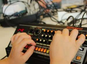 KlangwerkStadt: Synthesizer Workshop für Kinder