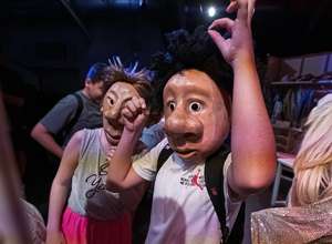 Maskenbau-Workshop für Lehrkräfte und Familien