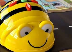 Bee-Bots - Kinderleichtes programmieren mit Roboter Bienen