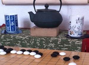 Brettspiel Go spielen 