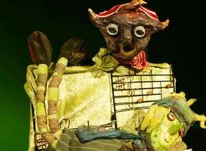 Puppentheater: Grille und Ameise