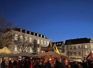 Mittelalterlicher Markt zur Weihnachtszeit